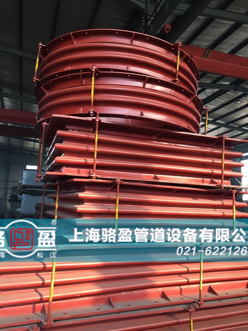 多種型號的非金屬<a href=http://www.duldull.com target=_blank class=infotextkey>補償器</a>發(fā)貨現(xiàn)場